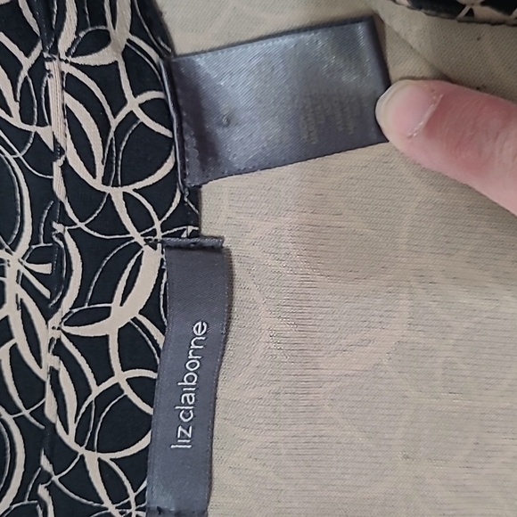 Liz Claiborne long sleeve top with a black and tan pattern size 2X - Picture 3 of 7